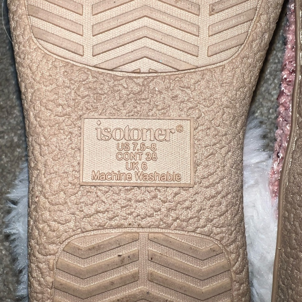 Isotoner Women's Memory Foam Hoodback Comfort Slipper in Evening Sand Size 7.5-8 - Picture 6 of 9